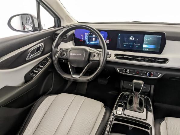 BAIC U5 Plus с пробегом 2023 года, цена 740 000 рублей, 171060 км, седан, Автокод Объявления