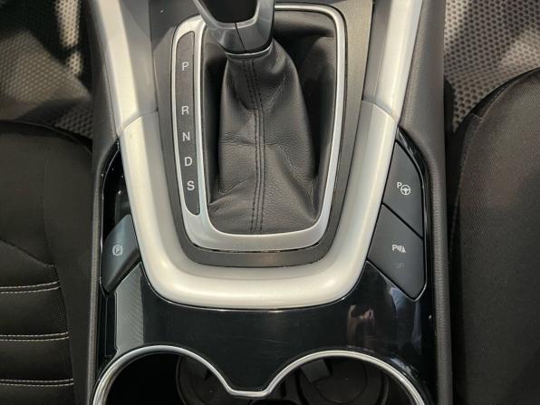 Ford Mondeo V с пробегом 2015 года, цена 1 234 000 рублей, 231986 км, седан, Автокод Объявления
