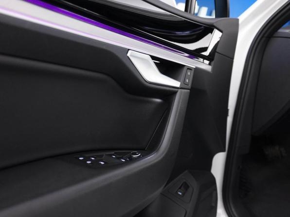 Volkswagen Touareg III с пробегом 2018 года, цена 4 790 055 рублей, 102948 км, внедорожник, Автокод Объявления