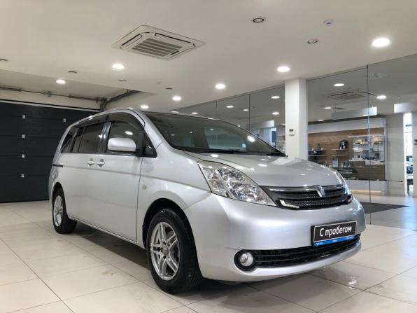 Toyota ISis I с пробегом 2004 года, цена 695 000 рублей, 280000 км, минивэн, Автокод Объявления