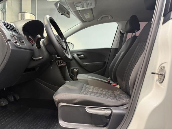 Volkswagen Polo V Рестайлинг с пробегом 2018 года, цена 1 099 000 рублей, 147442 км, седан, Автокод Объявления