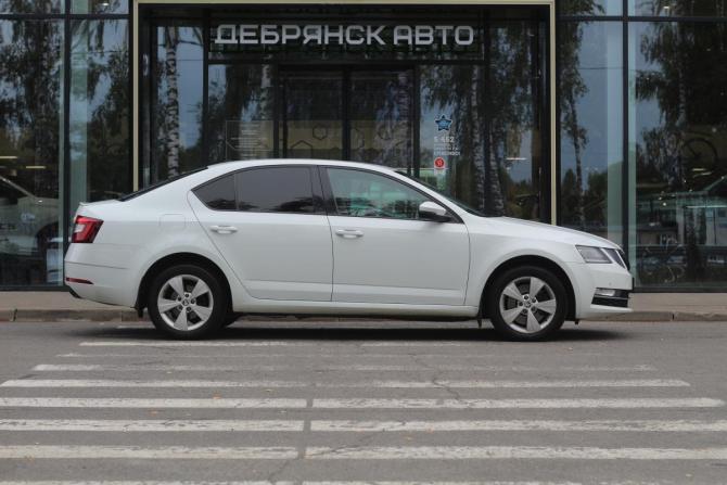 Skoda Octavia III (A7) Рестайлинг с пробегом 2018 года, цена 1 945 000 рублей, 197610 км, лифтбек, Автокод Объявления