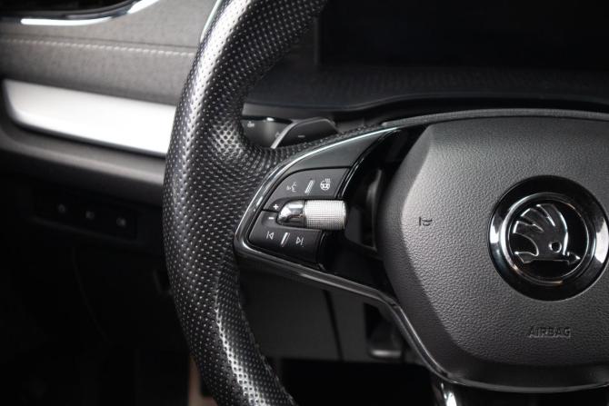 Skoda Octavia IV (A8) с пробегом 2021 года, цена 2 849 000 рублей, 131000 км, лифтбек, Автокод Объявления
