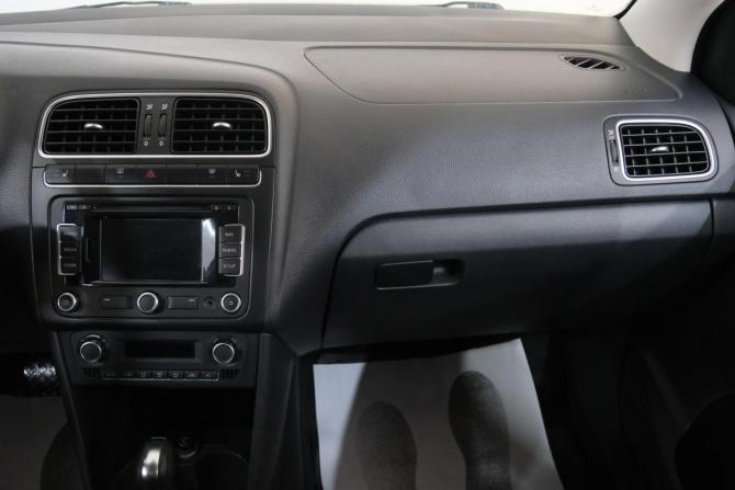 Volkswagen Polo V с пробегом 2013 года, цена 919 000 рублей, 208000 км, седан, Автокод Объявления
