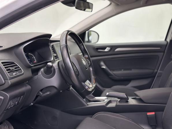 Renault Megane IV Рестайлинг с пробегом 2020 года, цена 1 650 000 рублей, 159545 км, универсал, Автокод Объявления