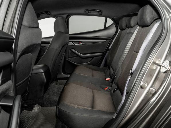Mazda 3 IV (BP) с пробегом 2021 года, цена 1 630 000 рублей, 83126 км, хэтчбек, Автокод Объявления