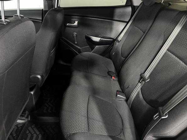 Kia Rio III Рестайлинг с пробегом 2015 года, цена 850 000 рублей, 248768 км, седан, Автокод Объявления