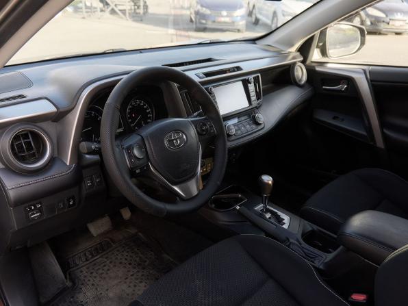Toyota RAV4 IV (XA40) Рестайлинг с пробегом 2017 года, цена 2 200 000 рублей, 145607 км, внедорожник, Автокод Объявления
