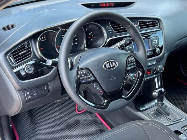 Kia Ceed II с пробегом 2013 года, цена 1 100 000 рублей, 211286 км, хэтчбек, Автокод Объявления