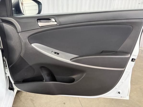 Hyundai Solaris I Рестайлинг с пробегом 2015 года, цена 1 097 000 рублей, 98576 км, хэтчбек, Автокод Объявления