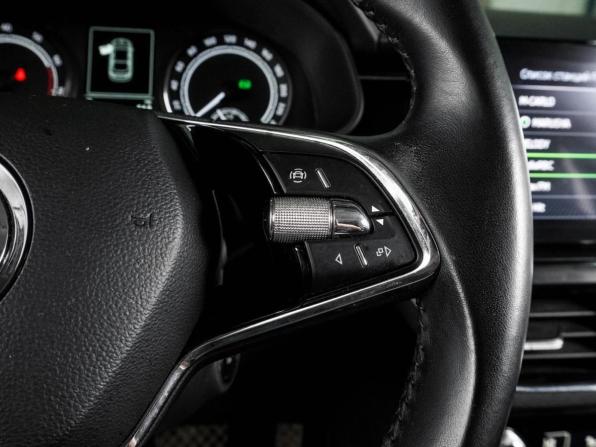 Skoda Rapid II с пробегом 2021 года, цена 2 140 000 рублей, 38974 км, лифтбек, Автокод Объявления