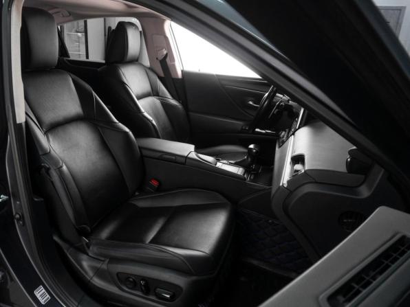 Lexus ES VII Рестайлинг с пробегом 2021 года, цена 3 919 000 рублей, 101495 км, седан, Автокод Объявления