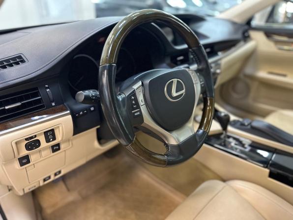 Lexus ES VI с пробегом 2015 года, цена 2 690 000 рублей, 134391 км, седан, Автокод Объявления