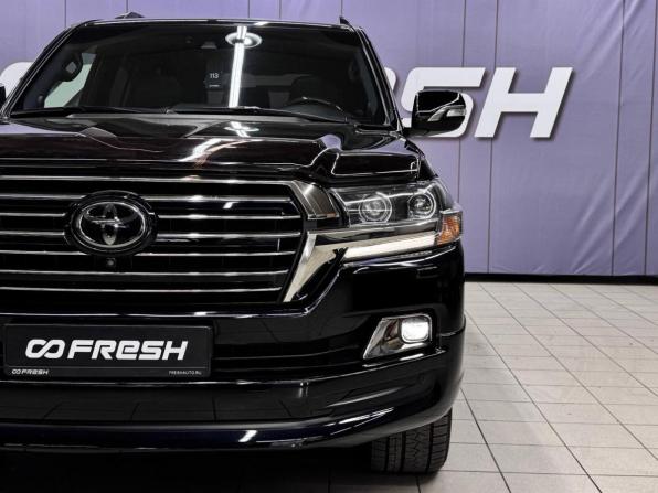 Toyota Land Cruiser 200 Series Рестайлинг 2 с пробегом 2018 года, цена 8 099 000 рублей, 215460 км, внедорожник, Автокод Объявления
