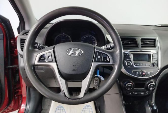 Hyundai Solaris I Рестайлинг с пробегом 2016 года, цена 1 014 000 рублей, 176474 км, седан, Автокод Объявления