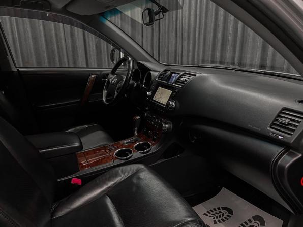 Toyota Highlander II (XU40) Рестайлинг с пробегом 2010 года, цена 1 850 000 рублей, 260000 км, внедорожник, Автокод Объявления