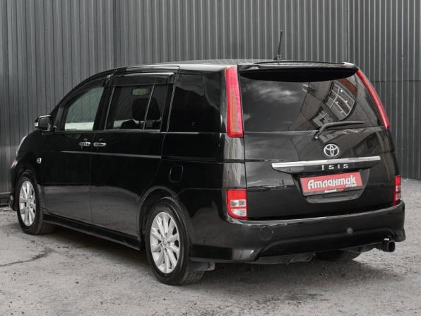 Toyota ISis I Рестайлинг с пробегом 2010 года, цена 1 270 000 рублей, 112707 км, минивэн, Автокод Объявления