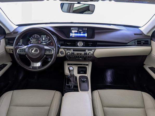 Lexus ES VI Рестайлинг с пробегом 2016 года, цена 2 820 000 рублей, 63533 км, седан, Автокод Объявления