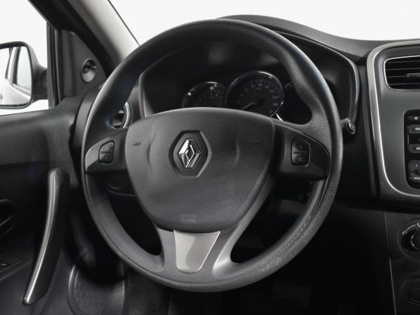 Renault Logan II с пробегом 2018 года, цена 740 000 рублей, 158000 км, седан, Автокод Объявления