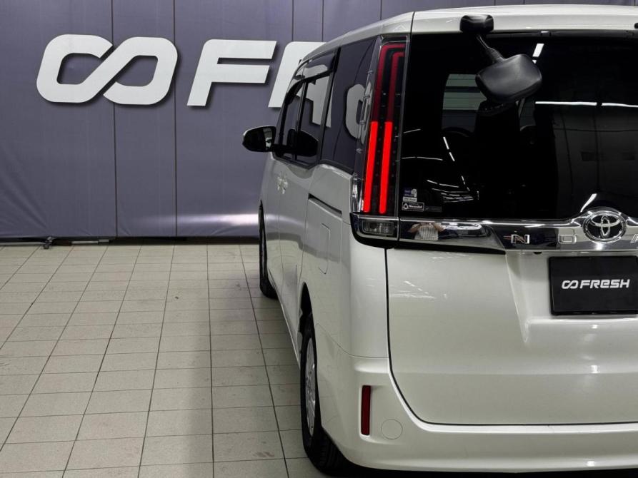 Toyota Noah III (R80) Рестайлинг Благовещенск  - изображение 18