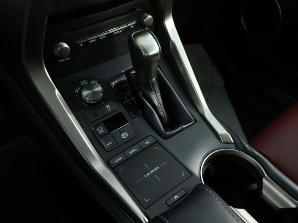 Lexus NX I Рестайлинг с пробегом 2019 года, цена 3 190 000 рублей, 89674 км, внедорожник, Автокод Объявления