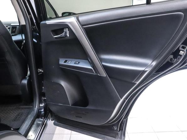 Toyota RAV4 IV (XA40) Рестайлинг с пробегом 2018 года, цена 2 640 000 рублей, 77746 км, внедорожник, Автокод Объявления