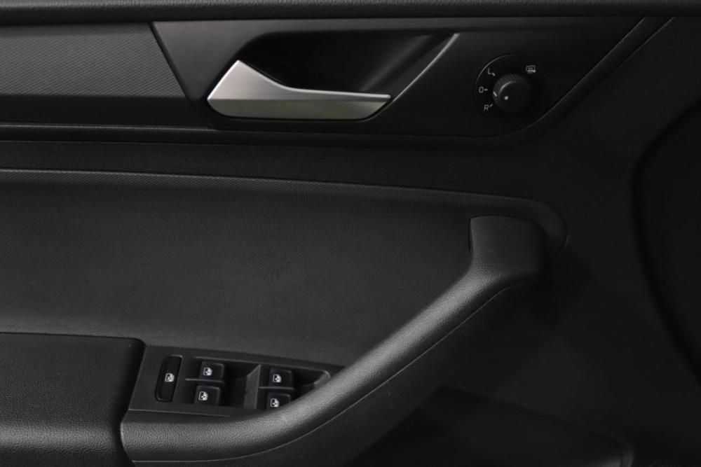 Volkswagen Polo VI Москва  - изображение 17