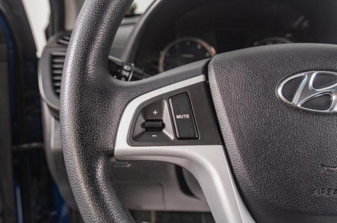 Hyundai Solaris I Рестайлинг с пробегом 2015 года, цена 1 069 000 рублей, 100200 км, седан, Автокод Объявления