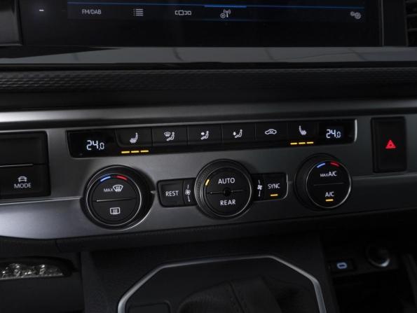 Volkswagen Multivan T6 Рестайлинг с пробегом 2020 года, цена 6 870 000 рублей, 122067 км, минивэн, Автокод Объявления