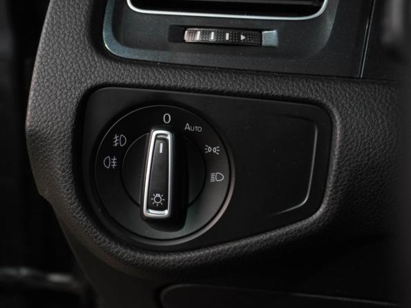 Volkswagen Golf VII Рестайлинг с пробегом 2018 года, цена 1 729 000 рублей, 196737 км, хэтчбек, Автокод Объявления