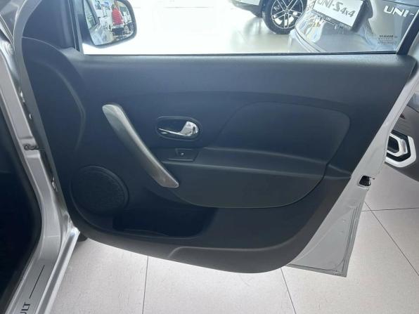 Renault Sandero II с пробегом 2016 года, цена 898 000 рублей, 108000 км, хэтчбек, Автокод Объявления