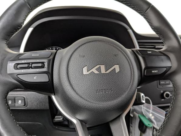 Kia Rio IV Рестайлинг с пробегом 2022 года, цена 1 945 000 рублей, 25759 км, хэтчбек, Автокод Объявления
