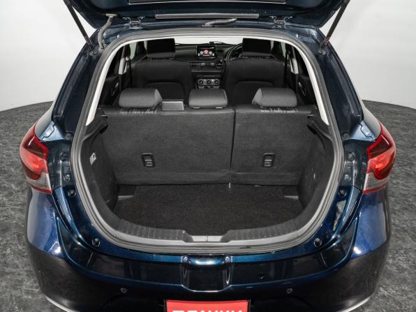 Mazda 2 III (DJ) Рестайлинг с пробегом 2021 года, цена 1 300 000 рублей, 95880 км, хэтчбек, Автокод Объявления