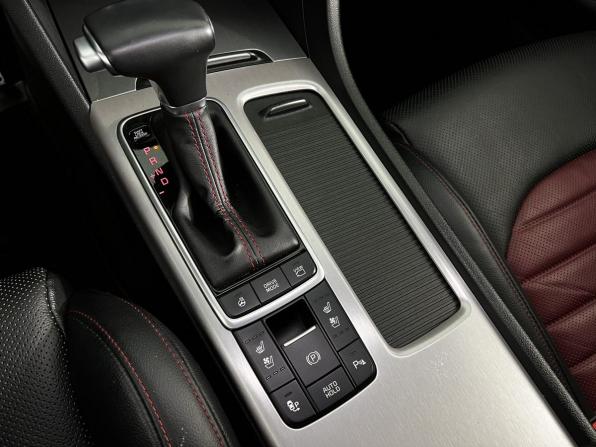 Kia Optima IV Рестайлинг с пробегом 2018 года, цена 2 199 000 рублей, 98446 км, седан, Автокод Объявления