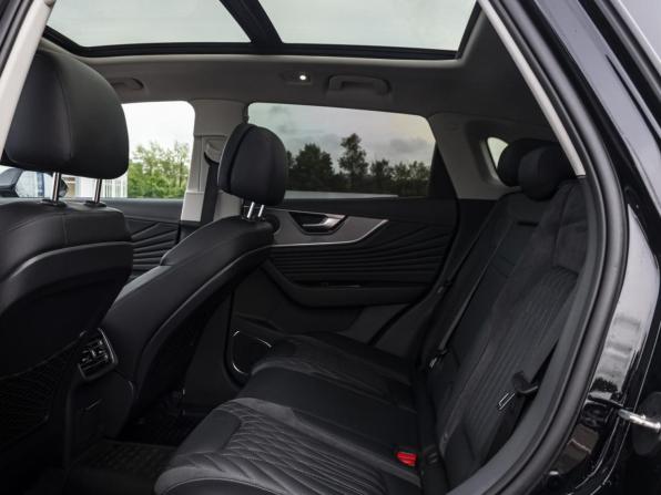 Hongqi HS5 I Рестайлинг с пробегом 2023 года, цена 3 007 000 рублей, 12541 км, внедорожник, Автокод Объявления