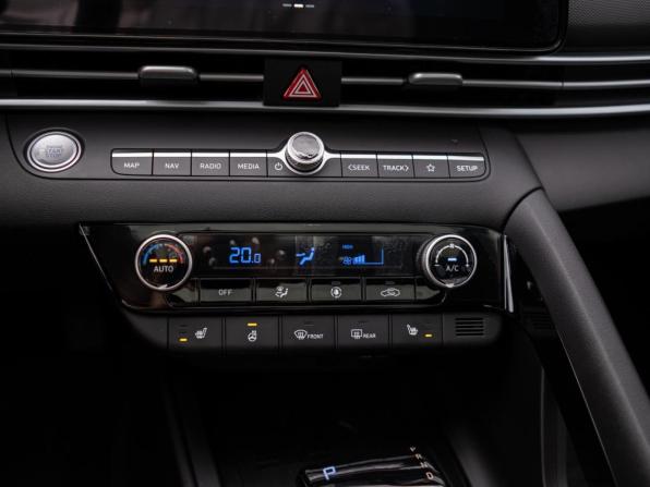 Hyundai Elantra VII (CN7) Рестайлинг с пробегом 2024 года, цена 2 649 000 рублей, 1726 км, седан, Автокод Объявления