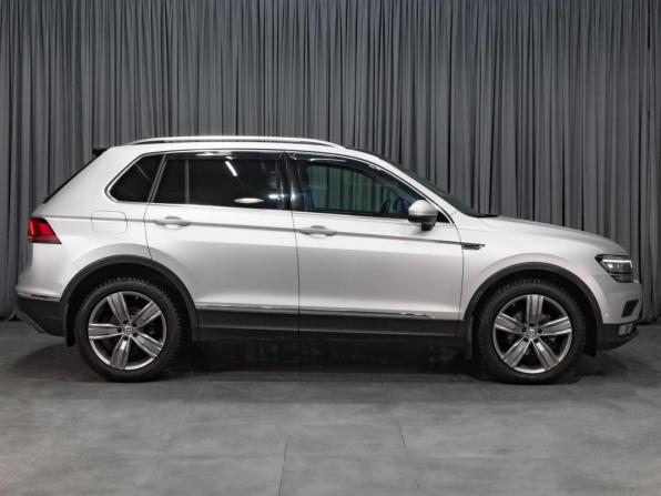 Volkswagen Tiguan II с пробегом 2017 года, цена 2 749 000 рублей, 131331 км, внедорожник, Автокод Объявления