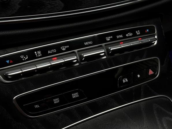 Mercedes-Benz E-Класс V (W213 S213 C238) Рестайлинг с пробегом 2021 года, цена 4 049 000 рублей, 122754 км, седан, Автокод Объявления