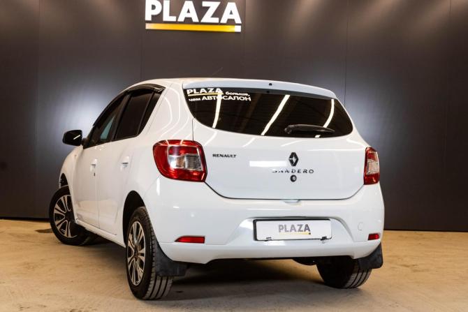 Renault Sandero II с пробегом 2017 года, цена 1 065 000 рублей, 117356 км, хэтчбек, Автокод Объявления
