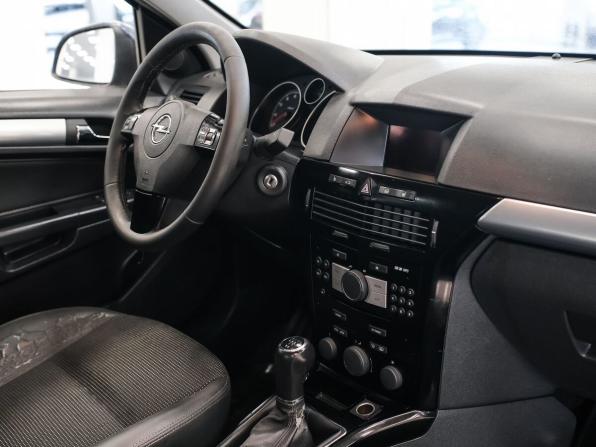 Opel Astra H Рестайлинг с пробегом 2012 года, цена 567 000 рублей, 193032 км, седан, Автокод Объявления