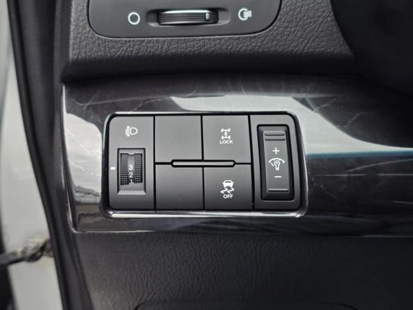 Kia Sorento II Рестайлинг с пробегом 2017 года, цена 1 760 000 рублей, 223631 км, внедорожник, Автокод Объявления