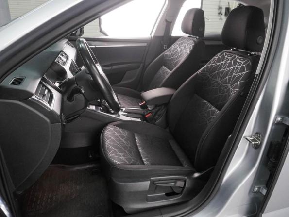 Skoda Octavia III (A7) Рестайлинг с пробегом 2019 года, цена 1 829 000 рублей, 176740 км, лифтбек, Автокод Объявления