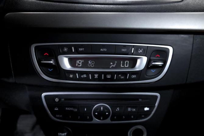 Renault Fluence I с пробегом 2012 года, цена 749 000 рублей, 224741 км, седан, Автокод Объявления