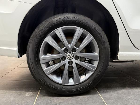Volkswagen Polo V Рестайлинг с пробегом 2019 года, цена 1 630 000 рублей, 29763 км, седан, Автокод Объявления
