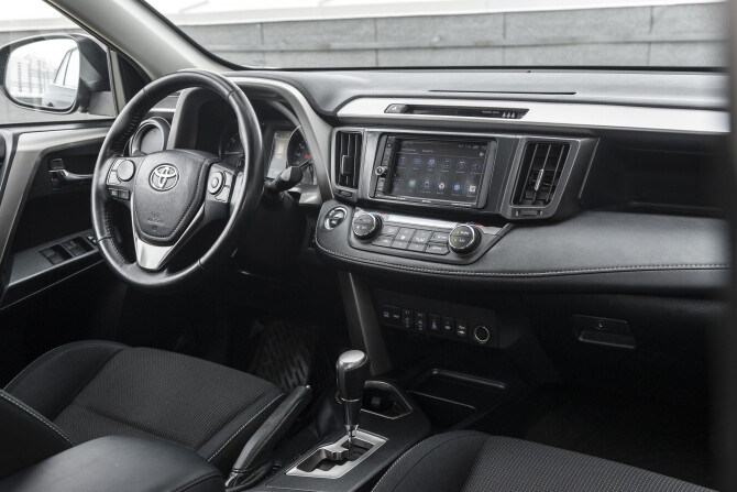 Toyota RAV4 IV (XA40) Рестайлинг с пробегом 2019 года, цена 2 920 000 рублей, 90500 км, внедорожник, Автокод Объявления
