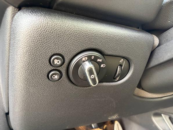 Mini Hatch III (F55/F56) Рестайлинг 2 с пробегом 2021 года, цена 3 455 000 рублей, 77650 км, хэтчбек, Автокод Объявления
