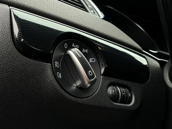 Volkswagen Jetta VI Рестайлинг с пробегом 2017 года, цена 1 379 700 рублей, 124587 км, седан, Автокод Объявления