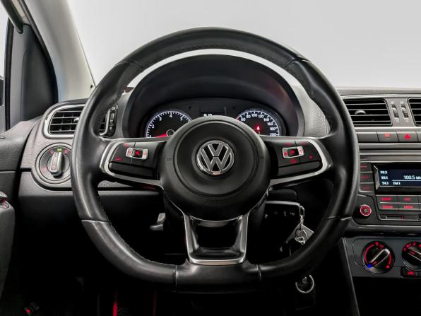 Volkswagen Polo V Рестайлинг с пробегом 2020 года, цена 1 430 000 рублей, 44768 км, седан, Автокод Объявления