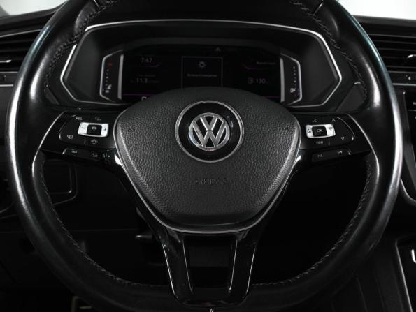 Volkswagen Tiguan II с пробегом 2019 года, цена 2 399 000 рублей, 144044 км, внедорожник, Автокод Объявления