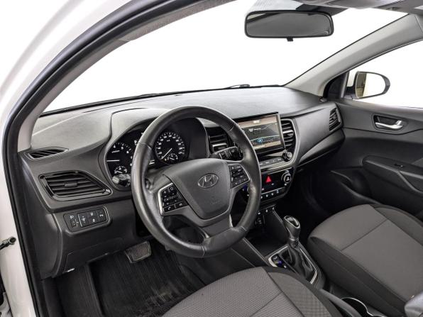 Hyundai Solaris II Рестайлинг с пробегом 2021 года, цена 1 635 000 рублей, 78248 км, седан, Автокод Объявления
